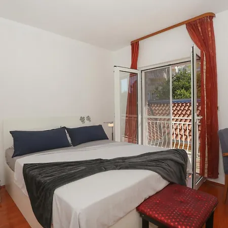Casa Zorana-alba Daire Trogir
