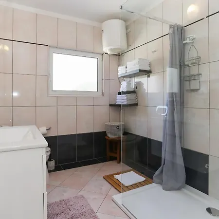 Casa Zorana-alba شقة *