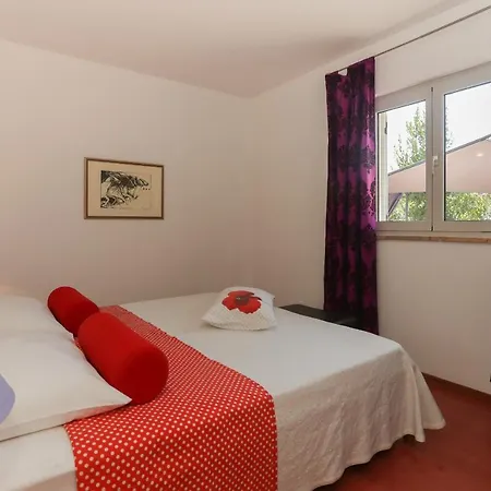 Casa Zorana-alba *