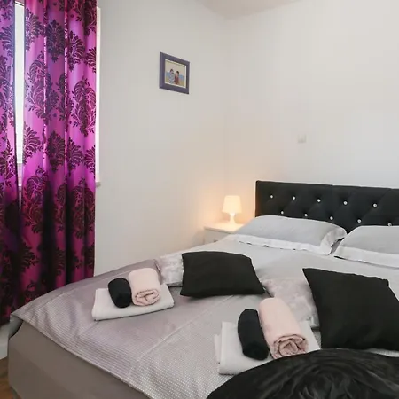 Casa Zorana-alba Apartment